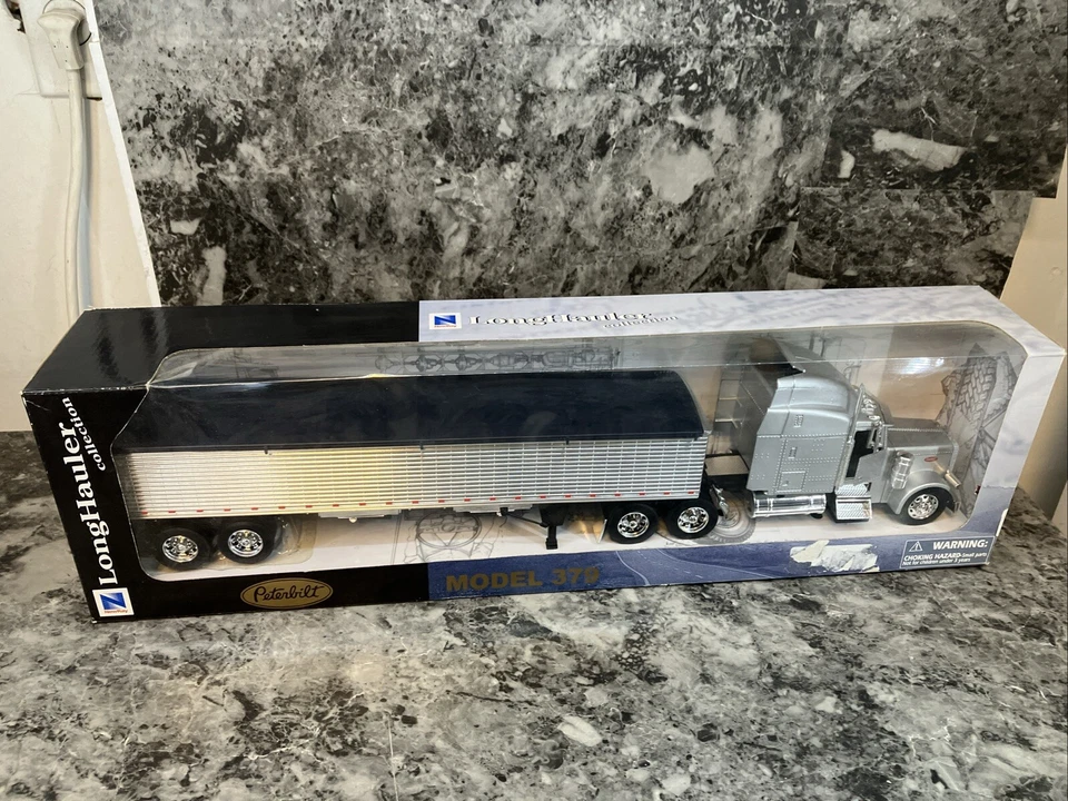 NEW Vtg Peterbuilt Model 379 Long Hauler Collection Condo w Hopper Trailer 1:32 - Image 1 of 4