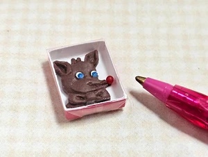 Miniatur Lola PINK Schachtel Schokolade Rudolph (5/8" x 3/4"): Puppenhaus, 1:12 - Bild 1 von 1