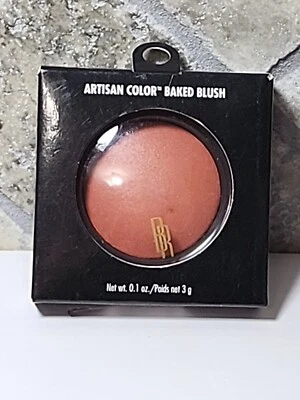 Rubor al horno color artesanal Black Radiance 8306 almendra tostada 1 oz Foto 1 de 4