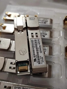2pcs Juniper QFX-SFP-1GE-T 740-013111 1GE SFP-TX 100 M RJ45 SFP-1GE-T - Afbeelding 1 van 7