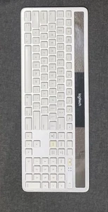 Logitech K750  Wireless Keyboard for Mac OS - Silver - Picture 1 of 2