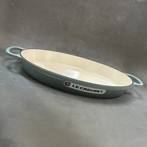 New Le Creuset Signature Cast Iron Oval Baker, 3 qt. in Sage Green - Picture 1 of 4