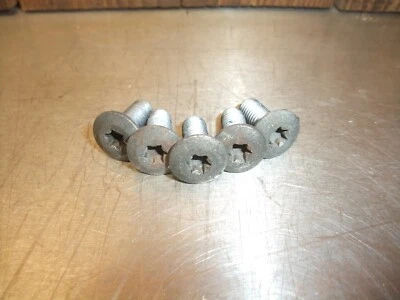 Pernos de disco de freno trasero Triumph Tiger Explorer 1200 2014 en muy buena condición #267 Foto 1 de 2