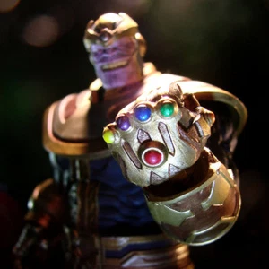 Disney Store Thanos Action Figure di Marvel Select-7'' SPEDIZIONE GRATUITA VELOCE - Foto 1 di 5