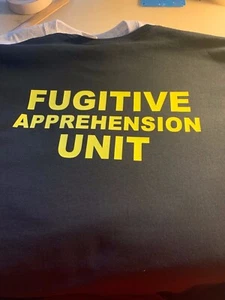 t-shirt FUGITIVE APPREHENSION UNIT Bond bounty hunter man custom made 2 order - Picture 1 of 12