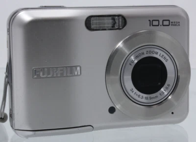 Fujifilm Finepix A100 Digitalkamera silber - 64261 - Bild 1 von 4