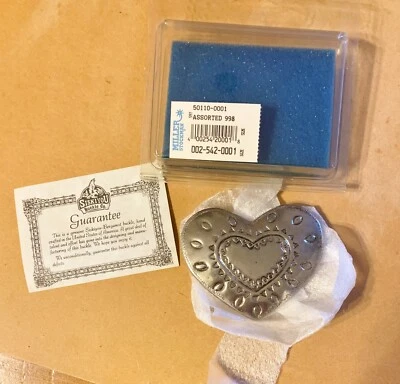 Genuine Siskiyou-Bergamont 3½" X 2½" Double Heart Unidentified Metal Belt Buckle - Image 1 of 4