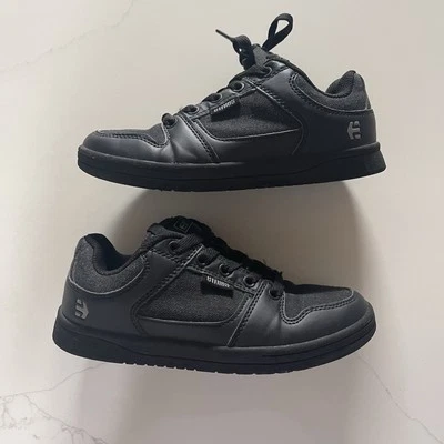 Etnies Black Skate Shoes Little Boy Size 2 - Image 1 of 4
