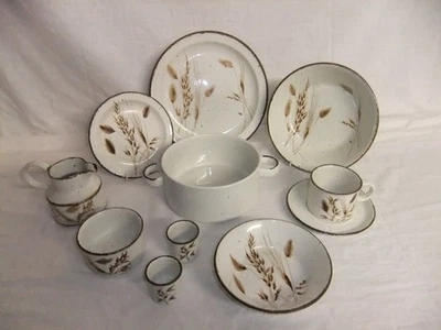 Midwinter Stonehenge - Wild Oats - dishwasher safe vintage pottery - 4F7A # - Image 1 of 4