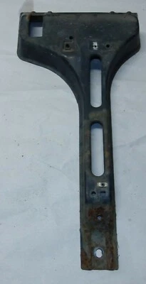 Кронштейн основной поддержки защелки капота 1997 Chevy K2500 GMC 6,5 л 4x4 - Изображение 1 из 4