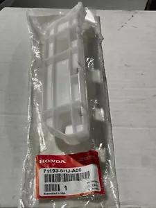 Genuine Honda Spacer R Front Bumper Side 71193-SHJ-A00 - Bild 1 von 1