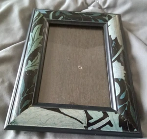 LEAF PATTERN DESIGN PICTURE FRAME 7 X 5.5 INCHES WITH GLASS - Picture 1 of 3