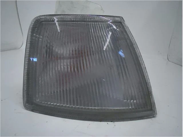 Rechtsblinker Gebraucht OPEL VECTRA I Phase 1 - 1.6 S - - Bild 1 von 3