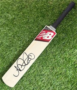 Joe Root Hand Signed Mini Cricket Bat England Cricket Autograph 1 - Picture 1 of 3