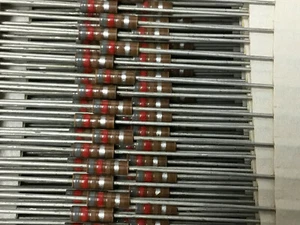 (100 PC) ALLEN BRADLEY  RC07GF821K  RES,CARBON COMP, 1/4 WATT,820 OHM,10% - Picture 1 of 1