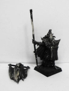 WARHAMMER DARK ELVES BLACK GUARD STANDARD BEARER MINIATURE OOP - Picture 1 of 9