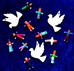 Minkaklecks 10x mini BAMBOLE PREOCCUPAZIONI GUATEMALA + PICCIONI bambole preoccupazioni pace - Foto 1 di 6