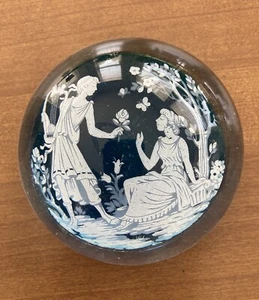 Vintage murano Glass Paperweight - Picture 1 of 3