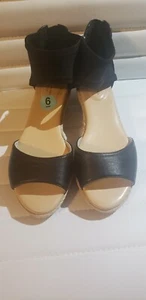 Bandolino B-Flexibler Damen Keilabsatz Farbe Schwarz Größe 6 Neu/ohne Karton - Bild 1 von 3