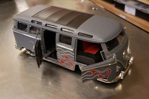 VW T1 Custom Flames Samba Split Screen T1 Lowered Van 1:24 Scale Diecast Model - Picture 1 of 11