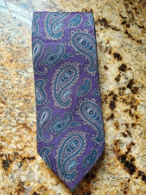 Corbata de caballero 100 % seda FERRELL REED para Richard's BOLD púrpura PAISLEY 57" Foto 1 de 3