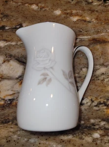 Noritake Rosay 6216 Coffee Tea Creamer White Rose Floral Platinum Trim Japan - Picture 1 of 9