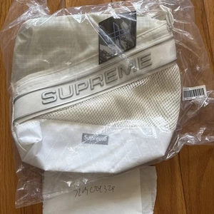 New Supreme FW23 3D Logo Shoulder Bag White In Hand Ships Now - Picture 1 of 2