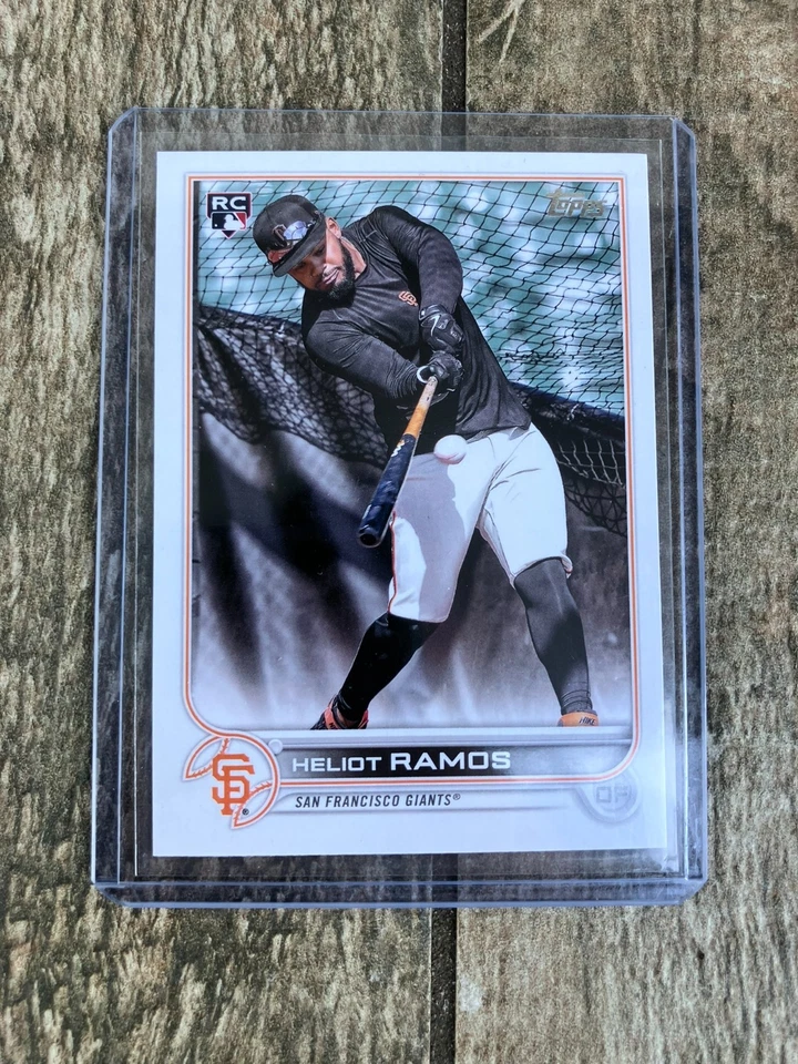 2022 TOPPS UPDATE HELIOT RAMOS RC #US154 IMAGE VARIATION SP GIANTS RC - Image 1 of 1