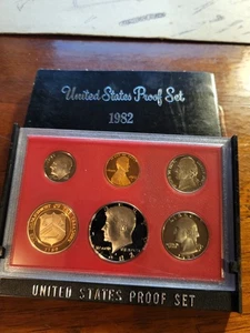 1982S UNITED STATES PROOF SET - Picture 1 of 1