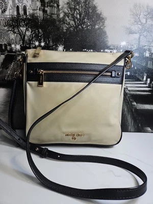 Cartera Bandolera Michael Kors Tela Textil Beige 9.5x9.5x2.5" Foto 1 de 4