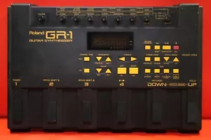 USATO Roland GR-1 Pedale sintetizzatore per chitarra GR 1 dal Giappone U2309 240627 - Foto 1 di 12