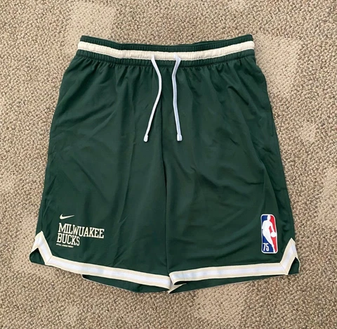Mens Size XL Nike Dry Milwaukee Bucks Green Courtside NBA Shorts Cover