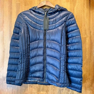 Chaqueta acolchada Andrew Marc ligera premium plumón mediana Foto 1 de 4