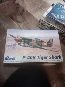 2006 Revell P-40B Tiger Shark 1:48 Scale Kit - Picture 1 of 10