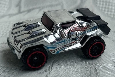 Hot Wheels Acceleracers RD-05 Racing Drones SUV Silver Chrome Model 2010 - Image 1 of 4