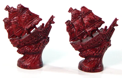 PIRATES OF THE CARIBBEAN CHESS 2 RED ROOKS REPLACEMENT WORLDS END DISNEY 2007 - Image 1 of 2