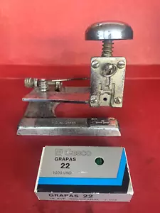 EL CASCO M-25 STAPLER GRAPADORA CROMO BRILLANTE MADE SPAIN HEFTMACHINE - Imagen 1 de 16