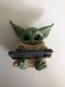 Baby Yoda Datapad Tablet Bounty Star Wars Mandalorian The Child Series 3 - Picture 1 of 3