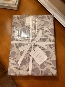 Williams Sonoma Olive Jacquard Tablecloth Gray 70x108” NWT - Picture 1 of 1