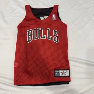 Bulls #11 NBA YMCA Reversible Basketball Jersey Youth Size S Alleson Athletic - Bild 1 von 6