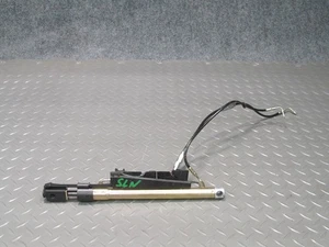 03-12 MERCEDES R230 SL CONVERTIBLE LEFT TRUNK LID DRIVE CYLINDER SUPPORT OEM - Foto 1 di 12