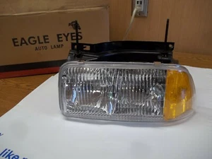 Eagle Eyes GM087-B001L Replaces 16525157 Head Lamp Light - Foto 1 di 5