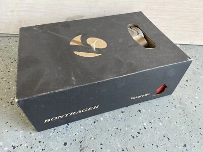 Sapato Feminino Bontrager Inform Carbon Silver Series tamanho 8 com Chuteira - Imagem 1 de 4