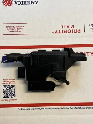 Used Radiator Air Active Shutter Grille Actuato 2016 2021 Ram 1500 P/N 1003285AA - Image 1 of 4