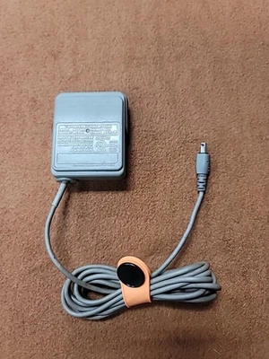 Adaptador de CA Game Boy Advance AGB-009 - Solo cable - Sin batería - Probado - BUENO Foto 1 de 3