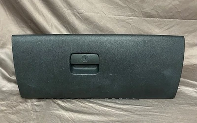 OEM, GLOVEBOX, GM, BLACK, W/ NOTCH, 2007-2014 CHEVY TAHOE, SILVERADO, SUBURBAN Foto 1 de 4