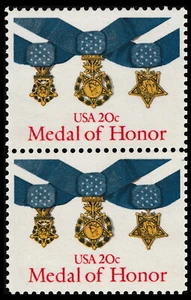 US 2045 Medal of Honor 20c vert pair MNH 1983 - Picture 1 of 1