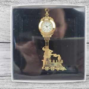 2022 D23 Expo EXCLUSIVO Disneyland Tren Reloj Torre Adorno de Citizen - Imagen 1 de 2