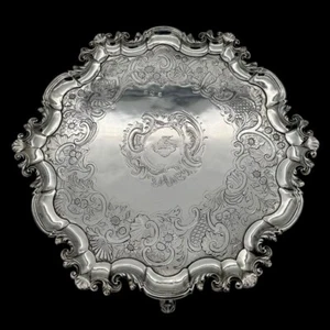 Salver irlandés antiguo de mediados del siglo XVIII Jorge II Dublín alrededor de 1760 John Hamilton - Imagen 1 de 7