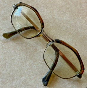 Vintage Univis Usa 1/40th 10K Gold Eyeglasses Eyebrow Lense - Picture 1 of 13